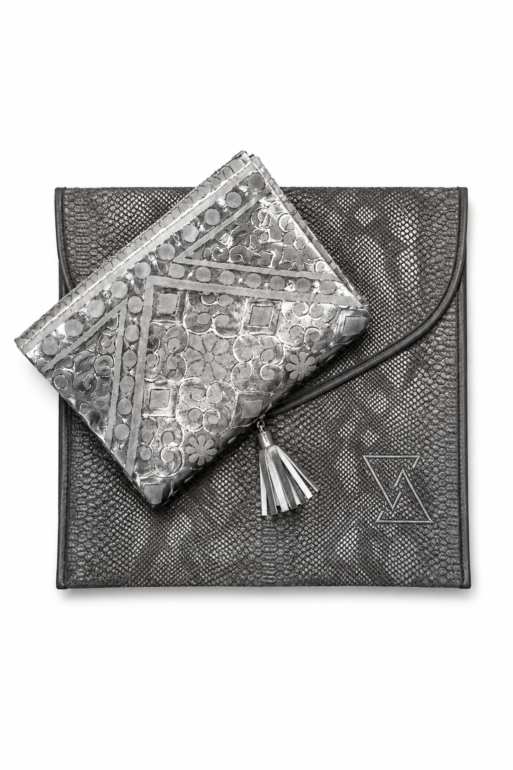 Silver Serenity prayer mat from Masra - view 2